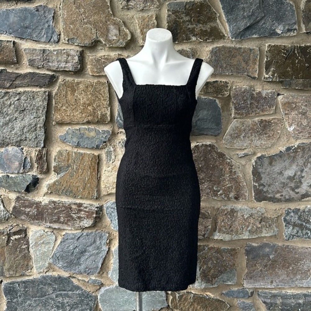 Alice + Olivia Embroidered Floral Lace Sleeveless Sheath Dress in Black Size 4